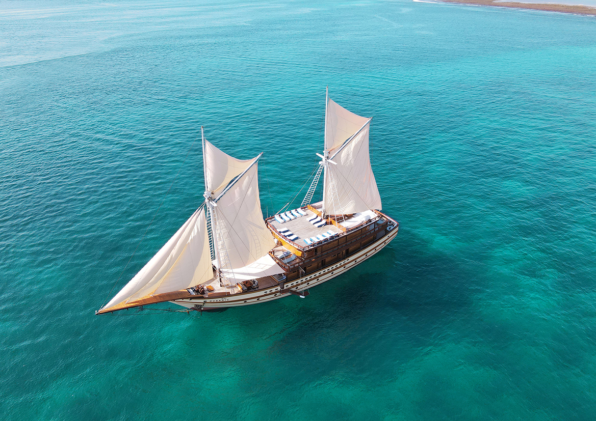 sailing yacht charter indonesia